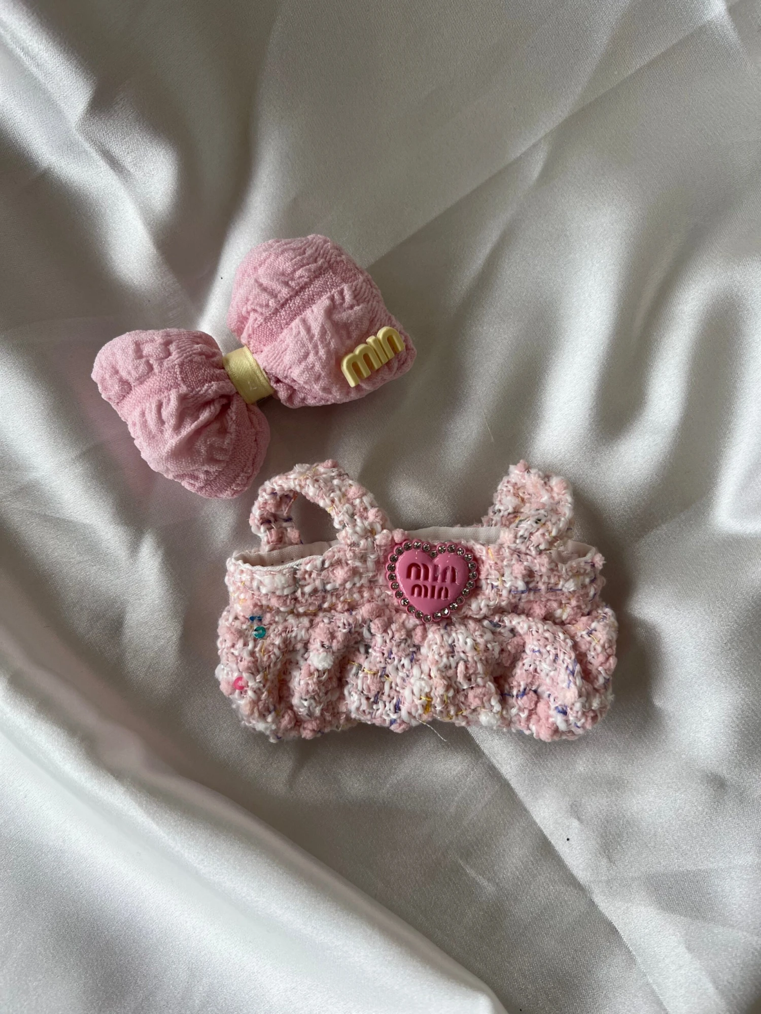 Labubu Sweet Tweed Set - Pink Overalls & Matching Bow Accessory (17cm) 2 Labubu Sweet Tweed Set - Pink Overalls & Matching Bow Accessory (17cm) - Image 2