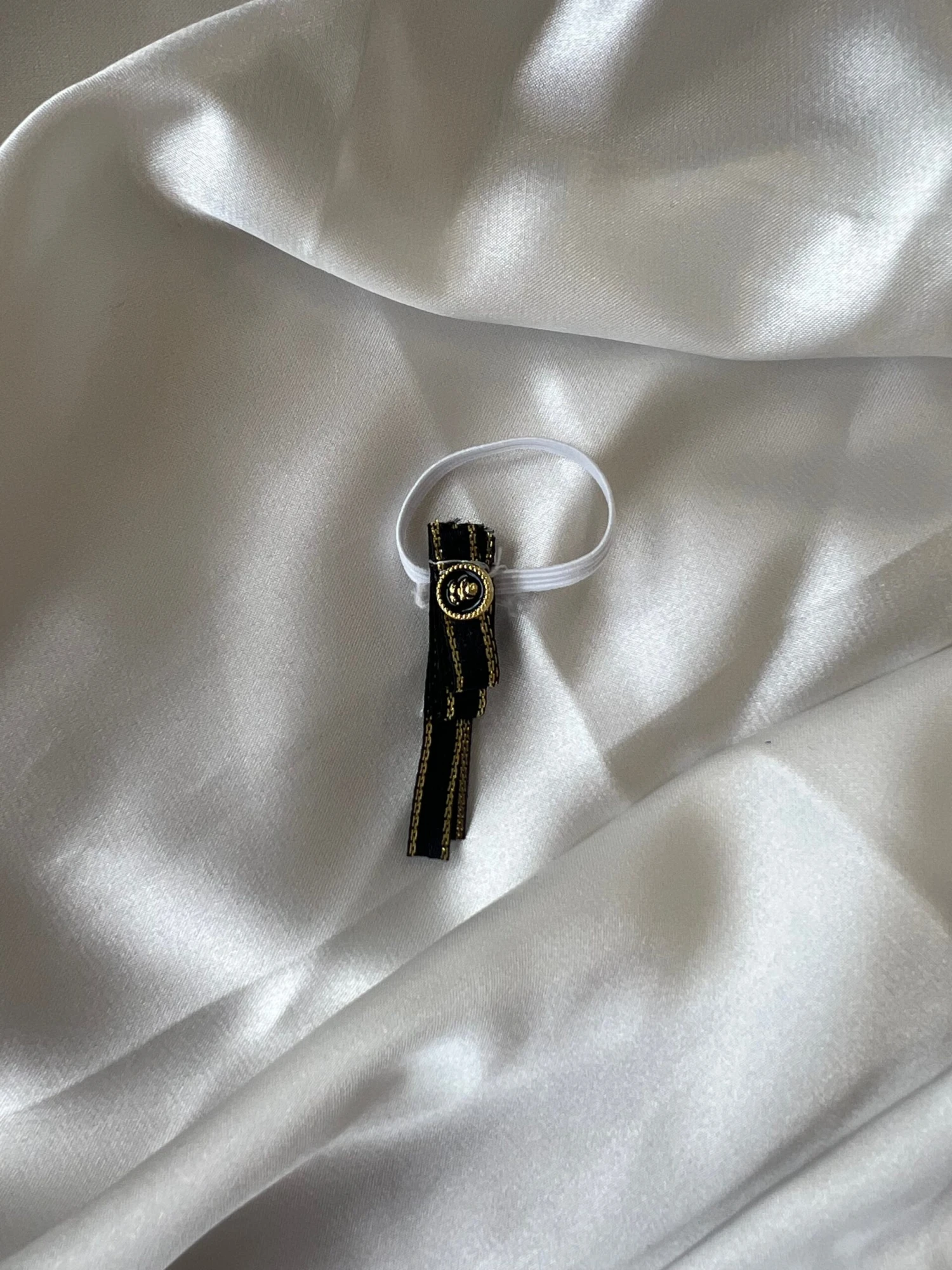 Labubu Tweed Elegance Set - Black Pearl Bow & Gold Brooch Detail (17cm) 4 Labubu Tweed Elegance Set - Black Pearl Bow & Gold Brooch Detail (17cm) - Image 4