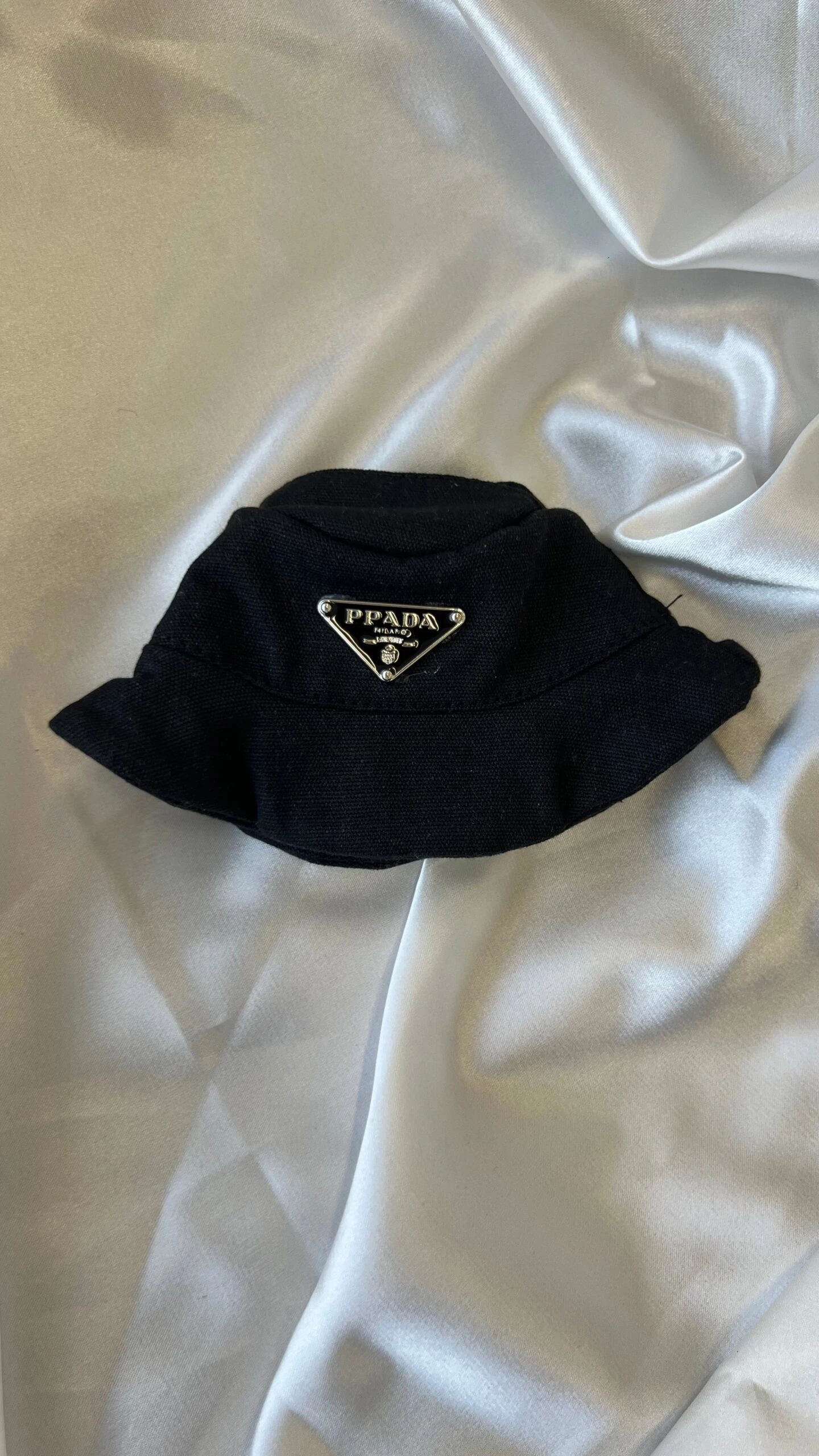 Labubu Designer-Inspired Bucket Hat And Bag Set - Black 4 Labubu Designer-Inspired Bucket Hat And Bag Set - Black - Image 4