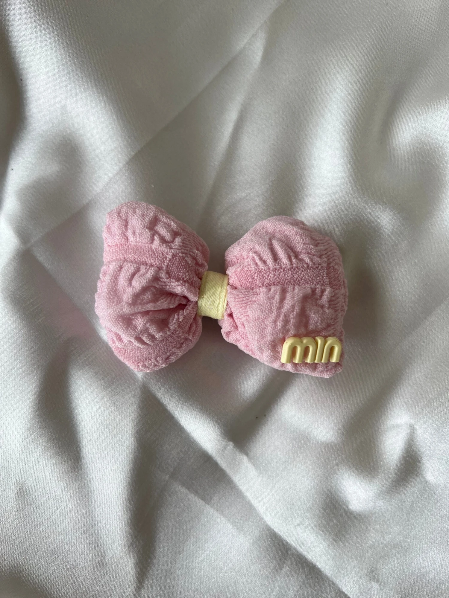 Labubu Sweet Tweed Set - Pink Overalls & Matching Bow Accessory (17cm) 4 Labubu Sweet Tweed Set - Pink Overalls & Matching Bow Accessory (17cm) - Image 4