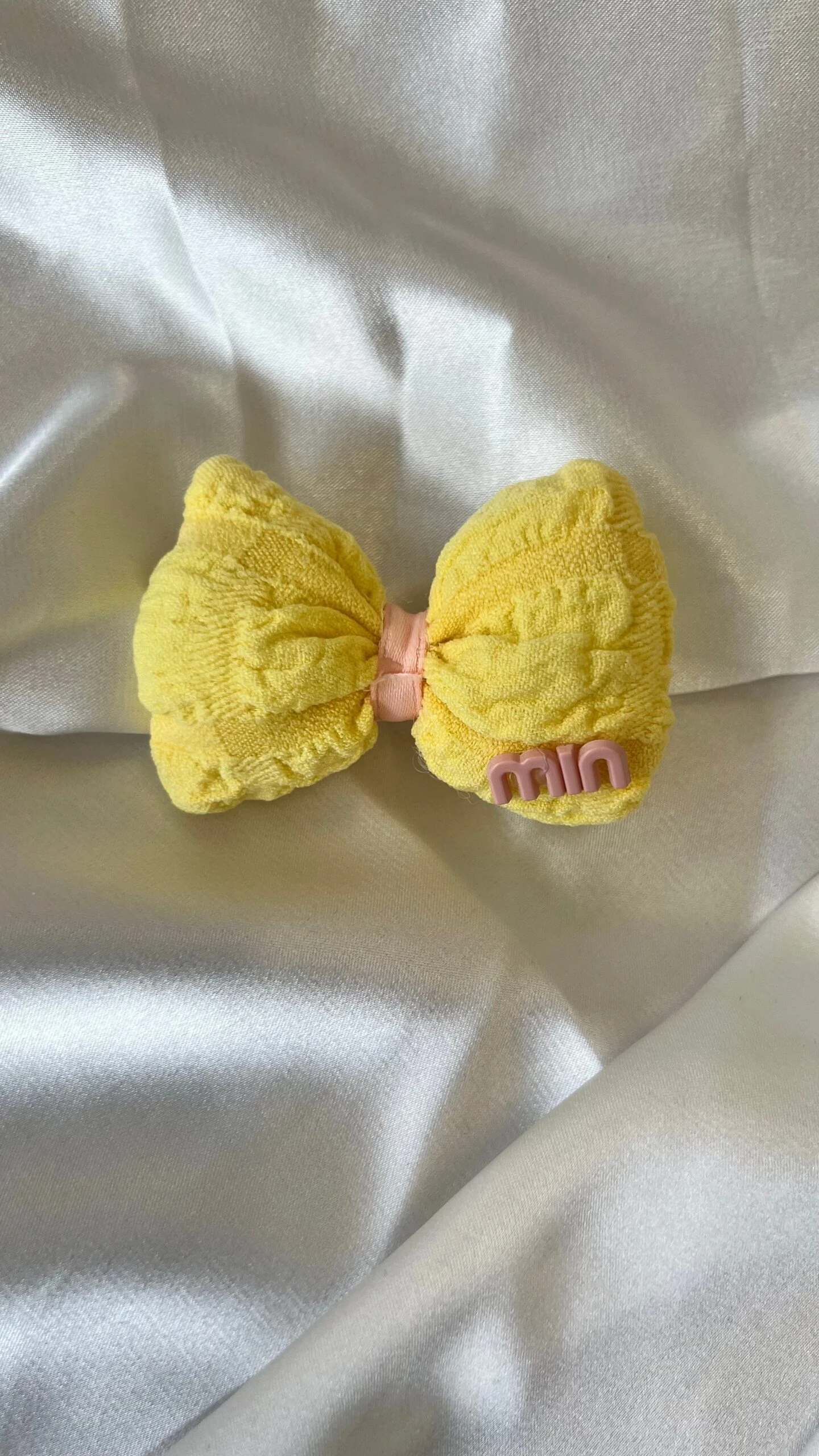 Labubu Lavender Tweed Set - Purple Overalls & Yellow Bow Accessory (17cm) 4 Labubu Lavender Tweed Set - Purple Overalls & Yellow Bow Accessory (17cm) - Image 4